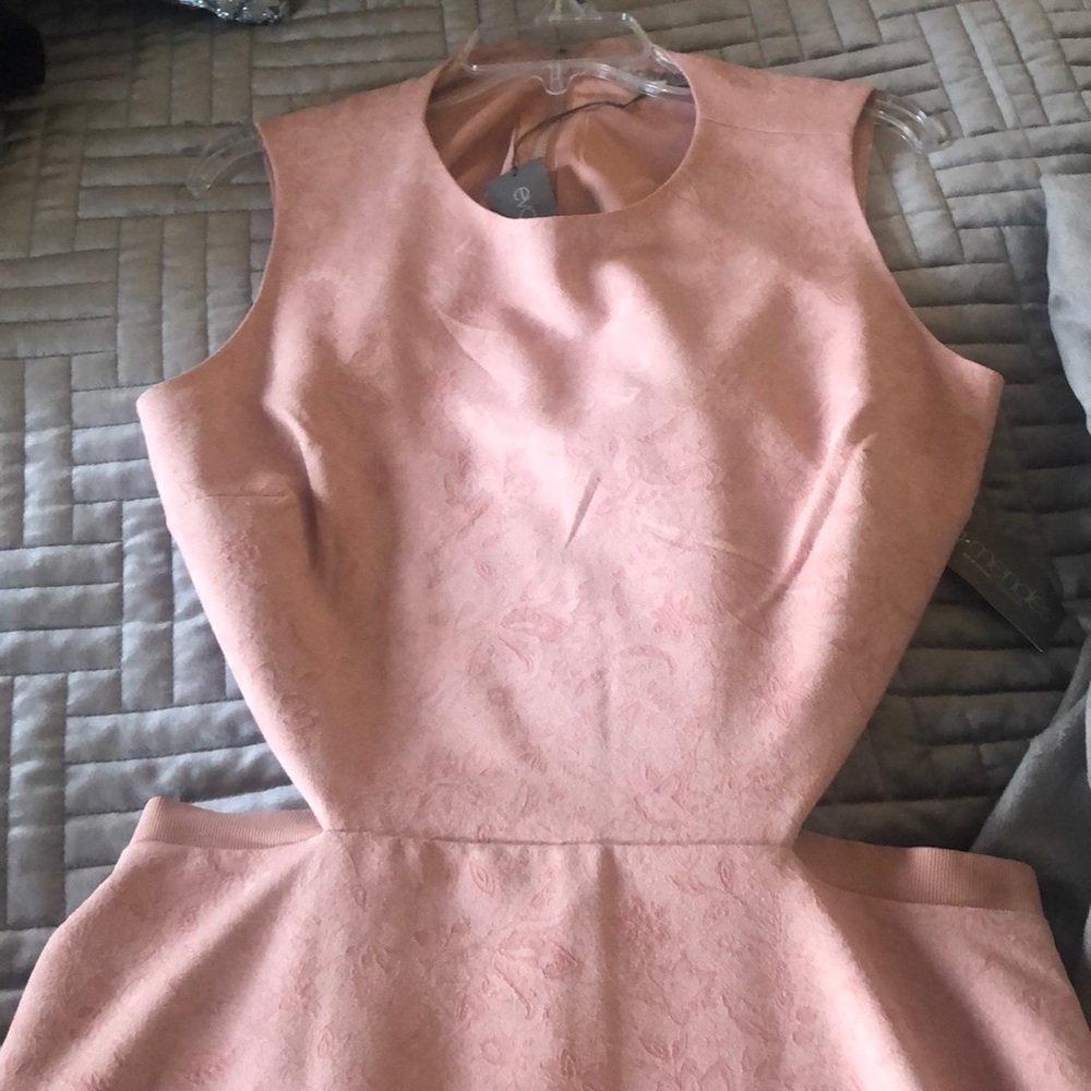 Peach sleeveless dress! Embroidered fabric.